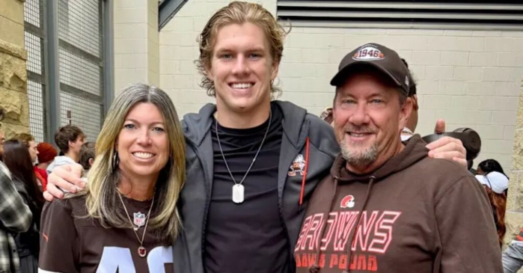 who are Carson Schwesinger Parents