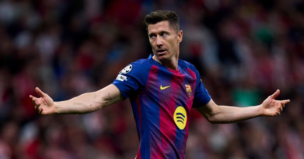 Robert Lewandowski FC Barcelona UEFA Champions League match